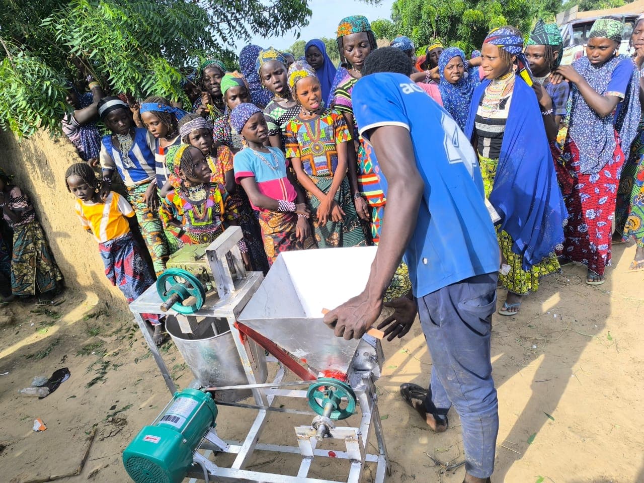 Installation solaire dans un village rural du Sahel